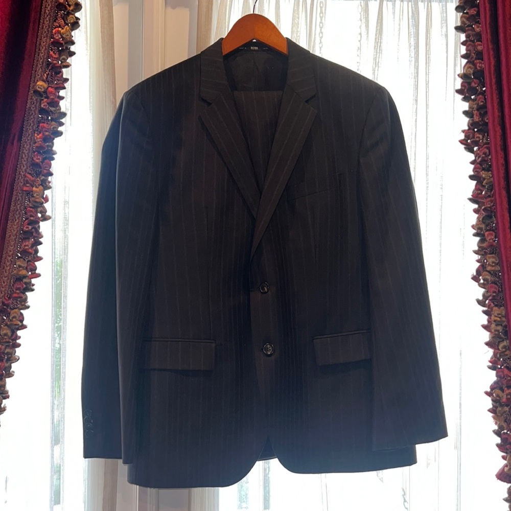 Boss Suit - 2 piece striped black
